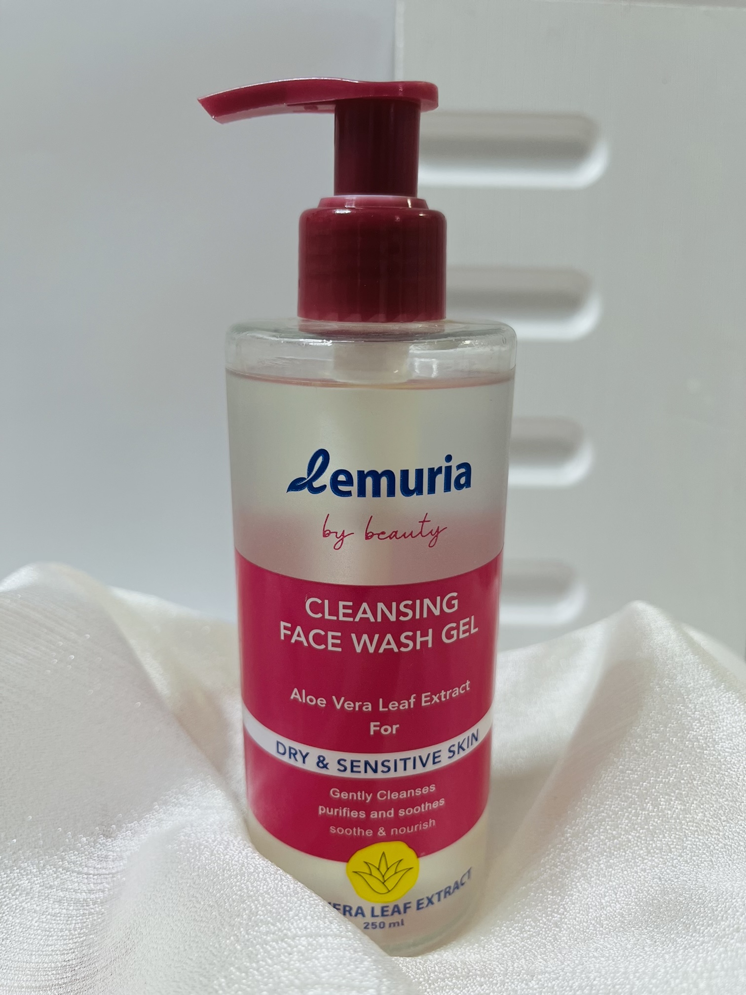 ژل شست و شو پوست خشک برند لموریا