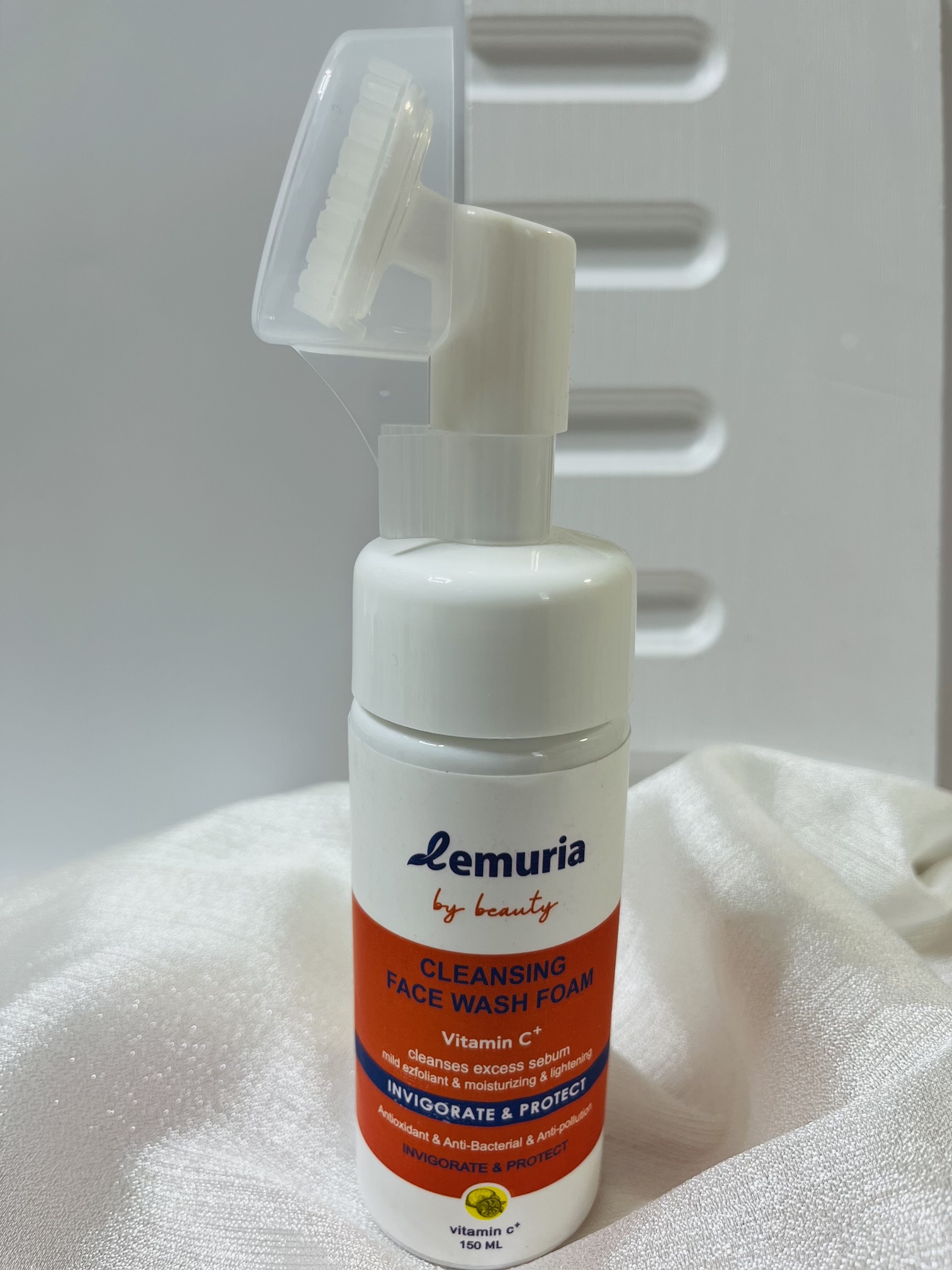 فوم شست و شو ویتامین سی برند لموریا