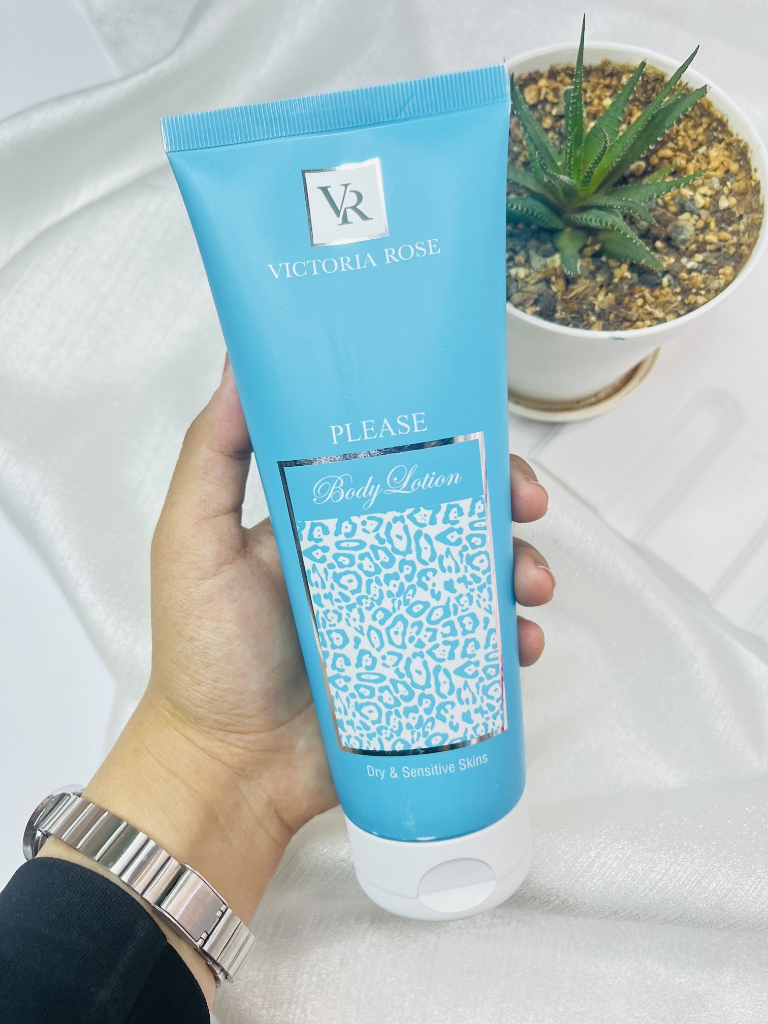 لوسیون بدن رایحه پلیز برند ویکتوریا رز